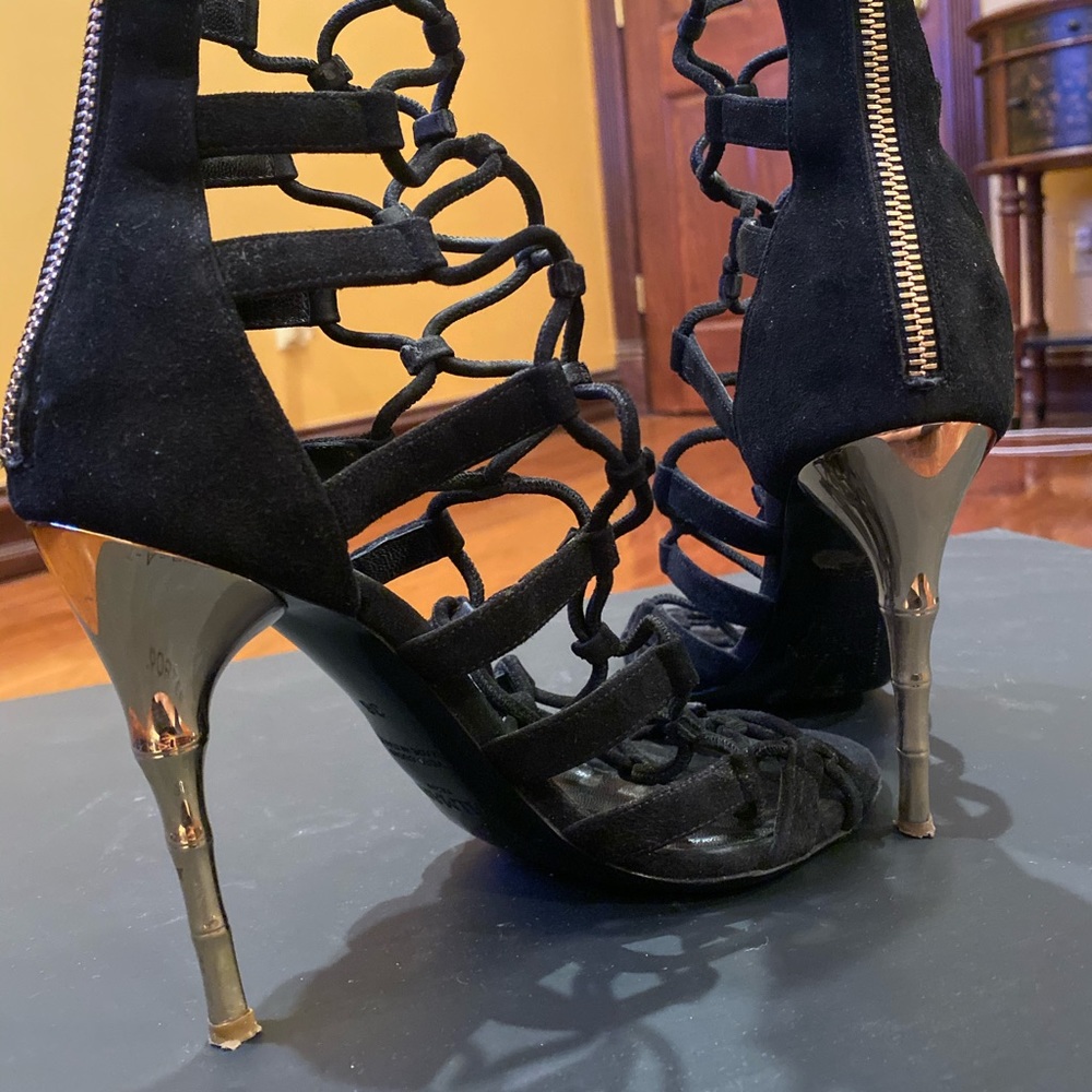 BALMAIN LACE HEELS WITH GOLD HEEL - Picture 6 of 8